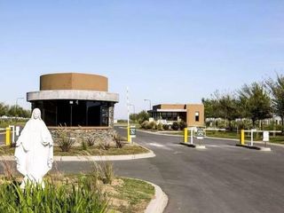 Foto 4 de Espectacular lote a la laguna en venta en San Sebastián, área 10
