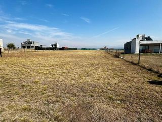 Foto 2 de Lote en Venta de 980 m2 - Puerto del Águila