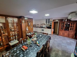 Foto 13 de VENDIDO !! CASA DE 4 AMB, JARDIN, PILETA, QUINCHO, COCHERA PARA 2 AUTOS - VILLA DEVOTO