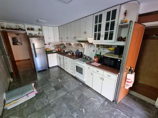 Foto 12 de VENDIDO !! CASA DE 4 AMB, JARDIN, PILETA, QUINCHO, COCHERA PARA 2 AUTOS - VILLA DEVOTO