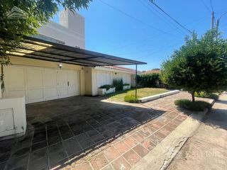 Foto 3 de Casa en  venta Cerro de las Rosas calle Jimenez de Lorca al 4500