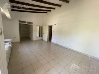 Foto 4 de Casa en  venta Cerro de las Rosas calle Jimenez de Lorca al 4500