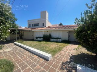 Foto 1 de Casa en  venta Cerro de las Rosas calle Jimenez de Lorca al 4500