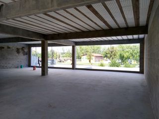 Foto 4 de Local en sobre Colectora Este Maschwitz