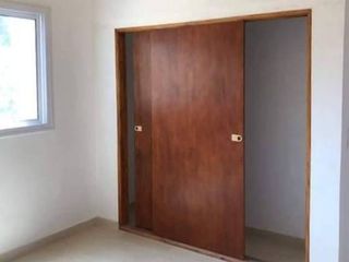 Foto 7 de PH en venta - 2 Dormitorios 1 Baño - Cochera - 70Mts2 - Aguas Verdes