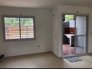 Foto 6 de PH en venta - 2 Dormitorios 1 Baño - Cochera - 70Mts2 - Aguas Verdes