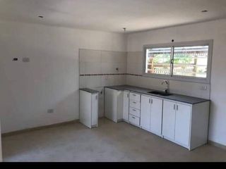 Foto 8 de PH en venta - 2 Dormitorios 1 Baño - Cochera - 70Mts2 - Aguas Verdes