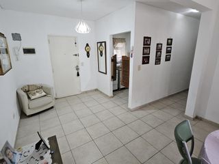 Foto 2 de En Venta | Hermoso Departamento en Planta Baja con Cochera en Moreno Centro (Lado Sur)