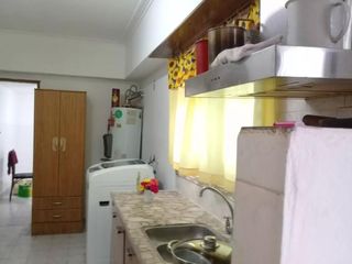 Foto 4 de Casa en venta - 3 Dormitorios 2 Baños - Cochera - 300Mts2 - Quequén, Necochea