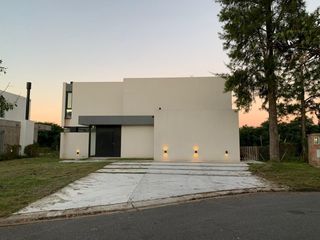 Foto 16 de Casa en San Matías, moderna, excelente calidad de construcción