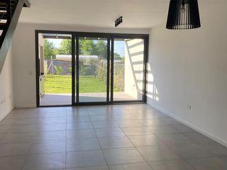 Foto 12 de Town House en Alquiler  en Oliden Joven, Del Viso Pilar