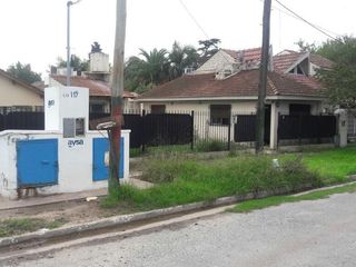 Foto 2 de Casa  con fondo libre! Ideal varias familias o renta