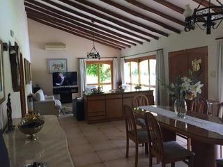 Foto 3 de Casa en venta - 5 Dormitorios 3 Baños - Cocheras - 30.780Mts2 - Rama Caída, San Rafael
