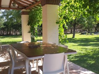 Foto 2 de Casa en venta - 5 Dormitorios 3 Baños - Cocheras - 30.780Mts2 - Rama Caída, San Rafael