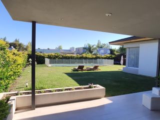 Foto 4 de Casa 2 Dormitorios - Calle 1483 - Grennes de Fisherton - Rosario | Alquiler