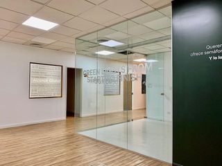 Foto 6 de Impecable Oficina en  alquiler de 370 m2 en Vicente Lopez, lista para equipar y usar