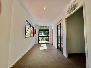Foto 12 de Impecable Oficina en  alquiler de 370 m2 en Vicente Lopez, lista para equipar y usar