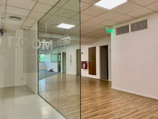 Foto 7 de Impecable Oficina en  alquiler de 370 m2 en Vicente Lopez, lista para equipar y usar