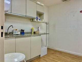 Foto 11 de Impecable Oficina en  alquiler de 370 m2 en Vicente Lopez, lista para equipar y usar