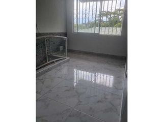 Foto 2 de SE VENDE CASA CON 3 RENTAS EN ARMENIA