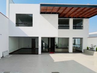 Foto 1 de DE ESTRENO, EN CONDOMINIO Y  NO PAGA  ALCABALA!