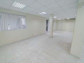 Foto 20 de Local Comercial - Edificio de Oficinas en el corazón de San Isidro