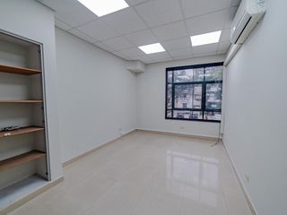 Foto 19 de Local Comercial - Edificio de Oficinas en el corazón de San Isidro
