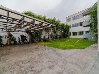 Foto 7 de Local Comercial - Edificio de Oficinas en el corazón de San Isidro