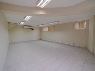 Foto 15 de Local Comercial - Edificio de Oficinas en el corazón de San Isidro