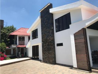 Foto 2 de VENTA CHALET PARA ESTRENAR VIA AL AEROPUERTO