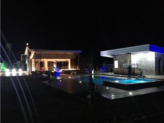 Foto 7 de VENTA CHALET PARA ESTRENAR VIA AL AEROPUERTO