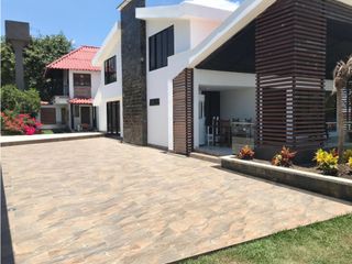 Foto 17 de VENTA CHALET PARA ESTRENAR VIA AL AEROPUERTO