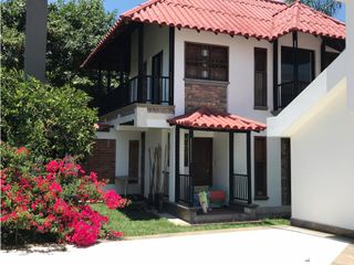 Foto 4 de VENTA CHALET PARA ESTRENAR VIA AL AEROPUERTO