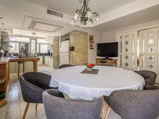 Foto 13 de EXCELENTE PISO - VENTA - 4 AMB - SUITE - 3 BALCONES - 2 COCHERAS - RAMOS MEJIA