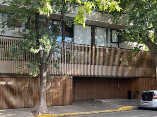 Foto 1 de Lindísimo departamento en piso 3ro. amplio 2 ambientes con balcón aterrazado y cochera