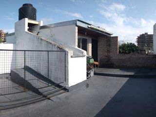 Foto 52 de Casa en venta - 3 dormitorios 2 baños - cochera - 200mts2- La Plata