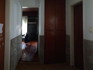 Foto 14 de Casa en venta - 3 dormitorios 2 baños - cochera - 200mts2- La Plata