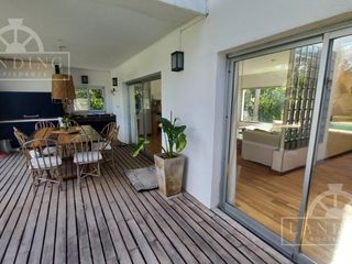 Foto 25 de Casa moderna frente a la laguna y próxima a acceso Bancalari