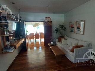 Foto 11 de Casa moderna frente a la laguna y próxima a acceso Bancalari