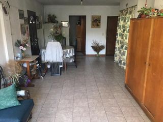 Foto 4 de Casas en venta - 6 dormitorios 3 baños - Cocheras - 150mts2 - Tolosa, La Plata