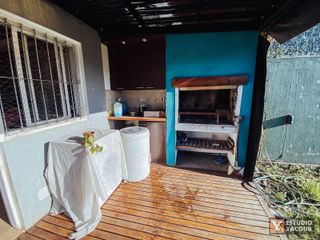 Foto 22 de Casa en venta - 2 dormitorios 1 baño - Cocheras - 162.23m2 - Villa Elvira, La Plata