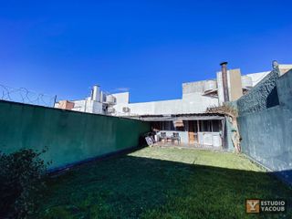 Foto 26 de Casa en venta - 2 dormitorios 1 baño - Cocheras - 162.23m2 - Villa Elvira, La Plata