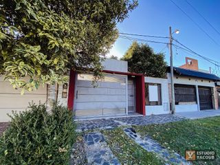 Foto 27 de Casa en venta - 2 dormitorios 1 baño - Cocheras - 162.23m2 - Villa Elvira, La Plata