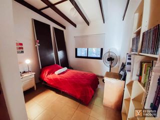 Foto 12 de Casa en venta - 2 dormitorios 1 baño - Cocheras - 162.23m2 - Villa Elvira, La Plata