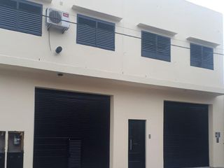 Foto 2 de Venta en bloque de 2 depósitos - 189,12mts2 - La Plata