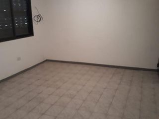 Foto 12 de Venta en bloque de 2 depósitos - 189,12mts2 - La Plata