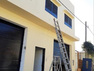 Foto 1 de Venta en bloque de 2 depósitos - 189,12mts2 - La Plata