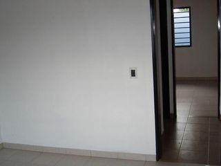 Foto 11 de Casa en venta - 2 dormitorios 1 baño - cochera - 150mts2 - Villa Elvira, La Plata
