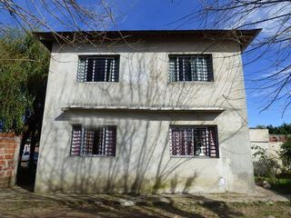 Foto 3 de Casa en venta - 2 dormitorios 2 baños - Cochera - 250mts2 - San Carlos, La Plata