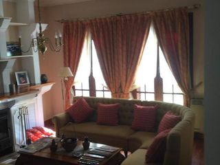 Foto 4 de VENTA DE EXCELENTE CASA DE 381 M2 CON PISCINA Y QUINCHO EN CENTRO DE PTE DERQUI - A REFACCIONAR